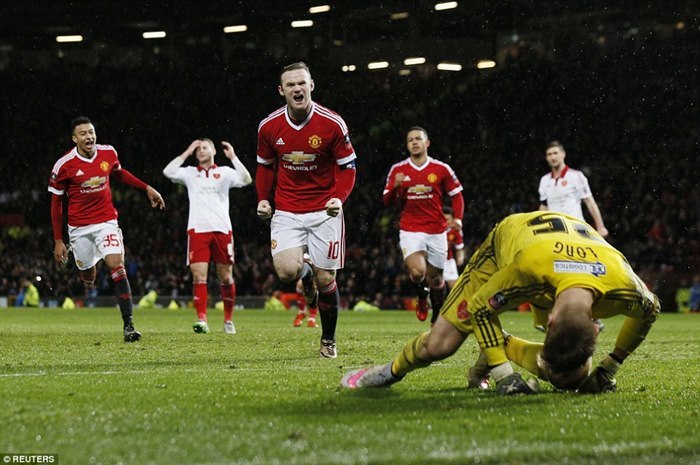 Rooney ghi bàn ở phút 93, M.U lê bước vào vòng 4