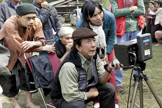 ĐD Nguyễn Hữu Phần: 'Ta làm phim ngoại tình dễ dãi quá'