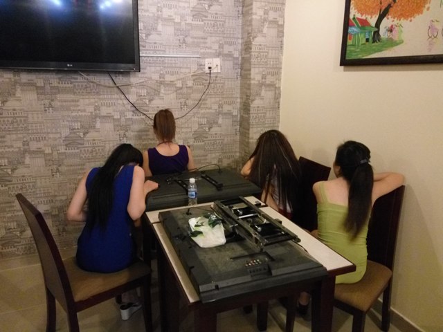 Bắt quả tang ‘gái già’ massage kích dục trai trẻ