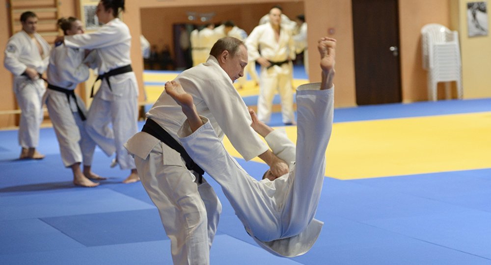 Putin bất ngờ thi triển 'tuyệt kỹ' Judo