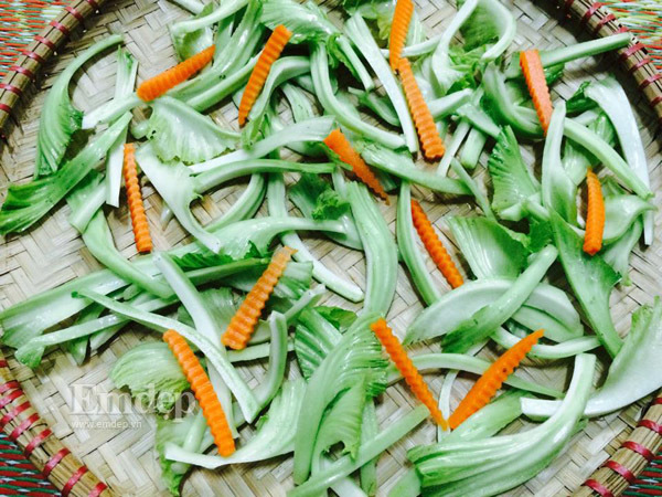 Muối dưa cải chua cay chống ngán ngày Tết