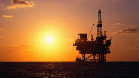 Giá dầu, sức ép chính trị và khối tài sản “mắc kẹt”