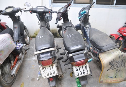 Đánh nhau tại quán hát, bị công an giữ xe máy có đúng không?