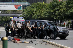 Nổ bom, đọ súng rung chuyển thủ đô Indonesia