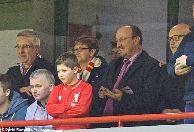 Bị Real sa thải, Benitez bất ngờ trở lại Liverpool