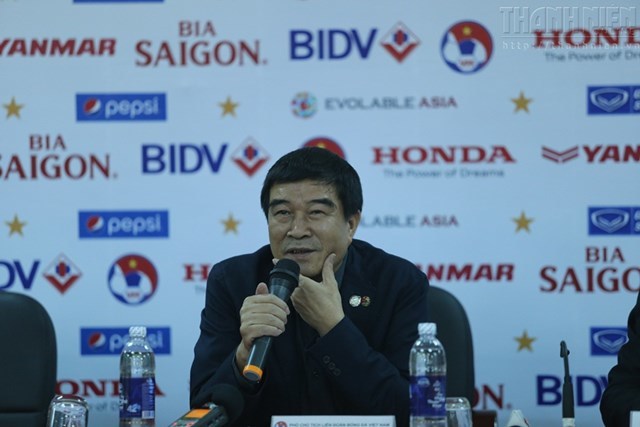 “Người nhà” VFF tiết lộ sốc về chuyện nội bộ