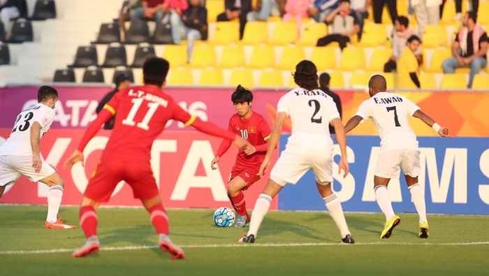 U23 Việt Nam thua đậm Jordan: Ném trứng vào đá