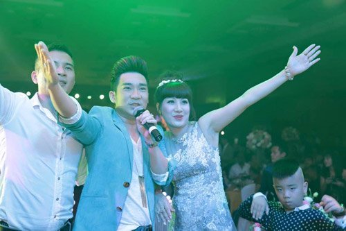 Đại gia Thái Bình chi tiền tỷ mời 50 sao hát sinh nhật vợ