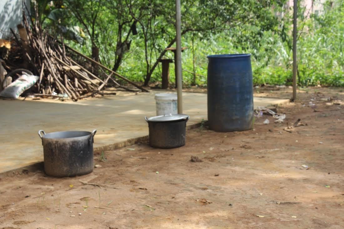 Dân nghèo chơi sang: Mua nước sạch đắt gấp 20 lần