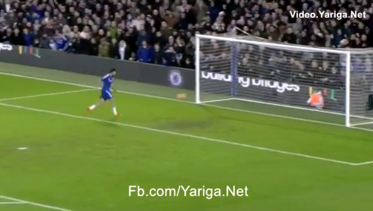 Diego Costa ghi bàn rút ngắn tỷ số