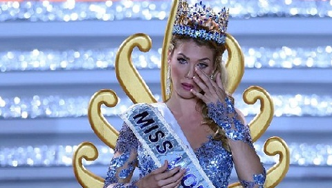 Sự thật đằng sau việc Hoa hậu Thế giới bị hắt hủi tại quê nhà