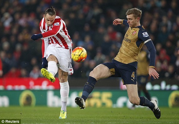 Arsenal đòi lại ngôi đầu dù bị cưa điểm