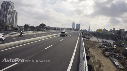 Cận cảnh đường vành đai 2 Cầu Giấy - cầu Nhật Tân trong ngày đầu thông xe kỹ thuật