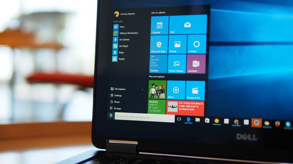 Microsoft ép người dùng chuyển sang Windows 10