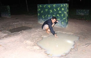 Học sinh lớp 8 nghi tự tử vì mẹ bắt nghỉ học trông em