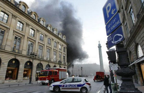 Cháy lớn ở khách sạn giữa lòng Paris