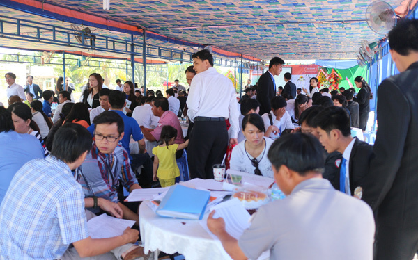 Người Sài Gòn săn mua đất nền cuối năm