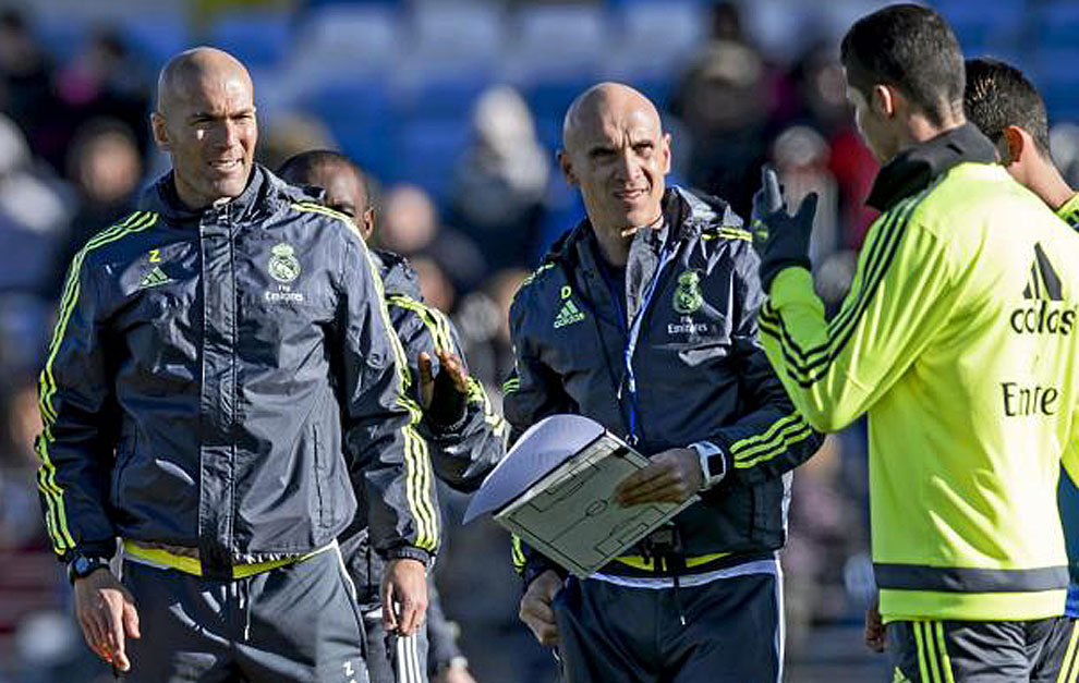 Zidane hứng chí dạy Ronaldo sút phạt