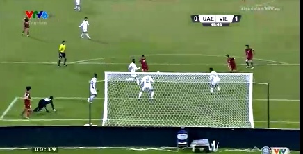 Công Phượng solo trong vòng cấm U23 UAE