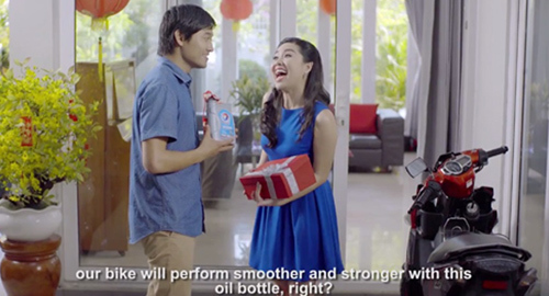 Mừng Xuân, Total tặng 8 chai nhớt Vàng