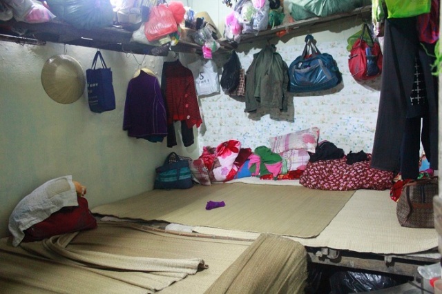 Khu ổ chuột Hà Nội: 11 phụ nữ sống trong phòng 9m2