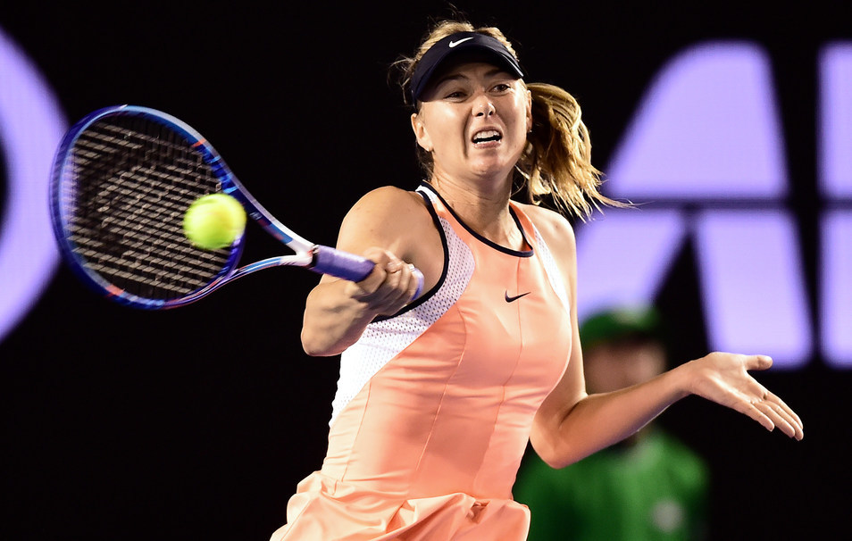 Pha tấn công của Sharapova khiến đối thủ xin hàng