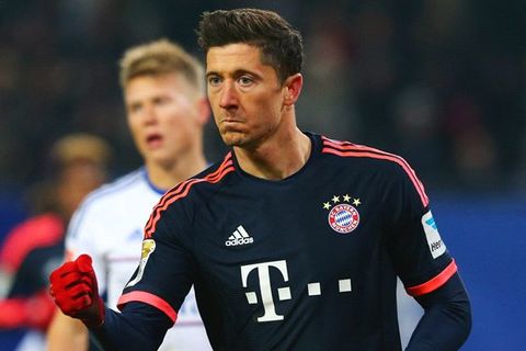 Lewandowski giúp 