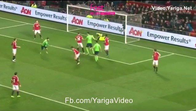 Charlie Austin đánh đầu tung lưới thủ thành De Gea