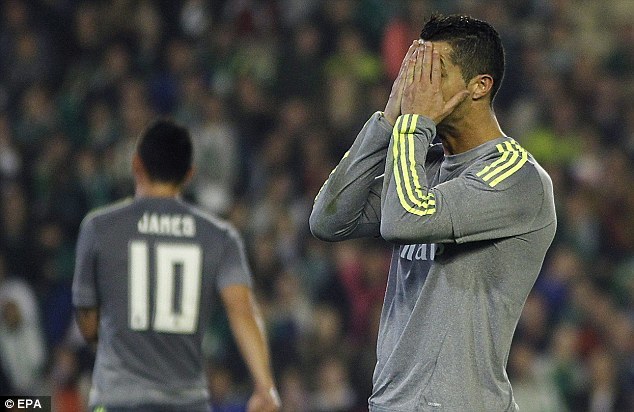 Ronaldo tịt ngòi, Zidane đứt mạch thắng