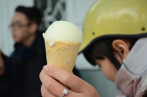 Thú ăn kem trong cái rét  7 độ C của người Hà Nội