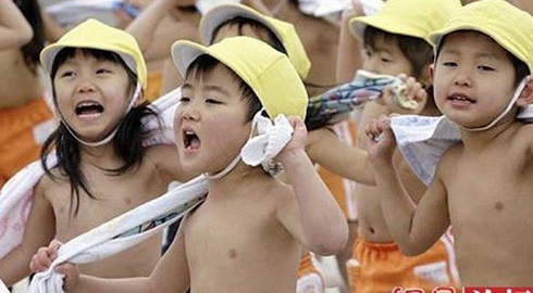 Vì sao Nhật Bản không cho trẻ nghỉ học khi rét 2 độ C?