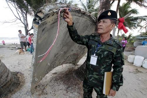 Thế giới 24h: Thực hư mảnh vỡ nghi của MH370