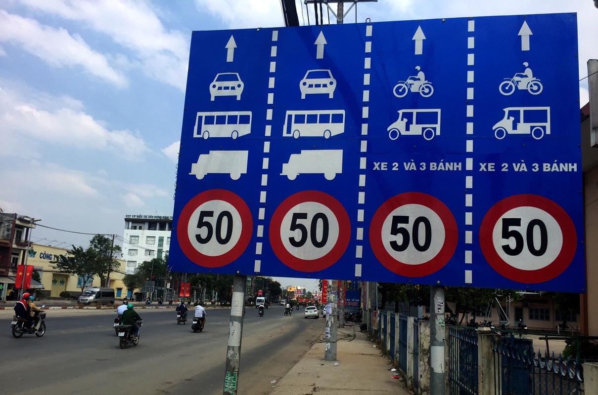 TP HCM dẹp hết biển báo 'bẫy' dân