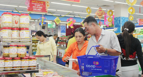 Dân văn phòng chuộng thịt kho nước dừa siêu thị