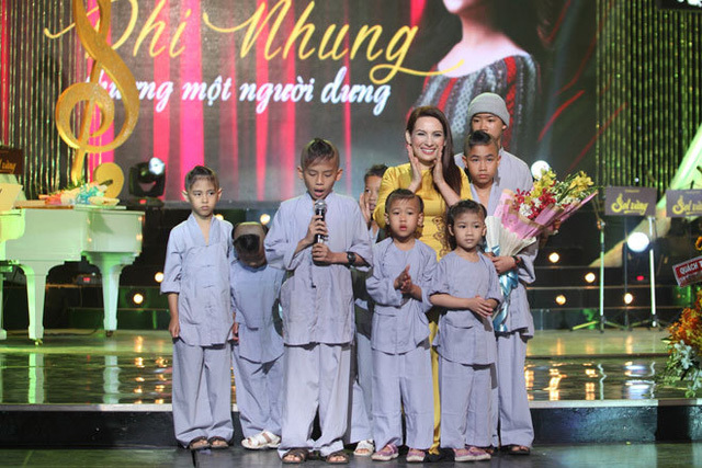 Đau xót trước cuộc đời nữ ca sĩ nhiều con nhất Việt Nam