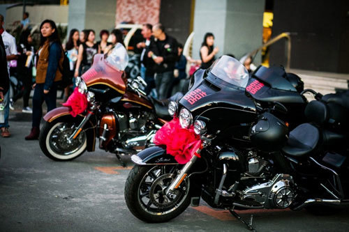 Lễ rước dâu độc đáo của dàn xe Harley-Davidson 