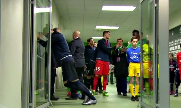 Ibra khởi động cũng khác người