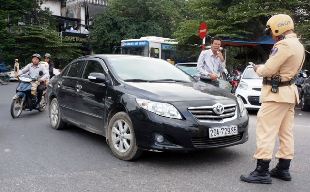 Luật sư: CSGT không có quyền trưng dụng tài sản