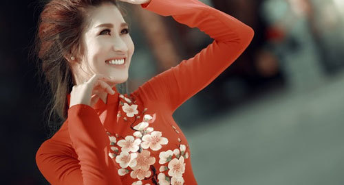 Quỳnh Thi khoe dáng ngọc với áo dài Xuân