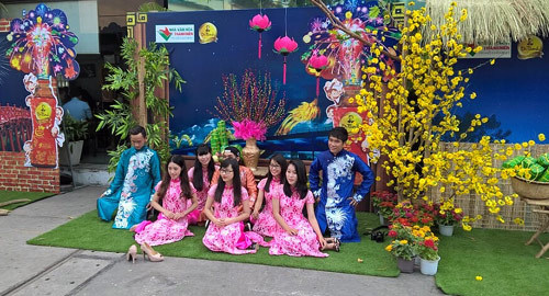 Người đẹp Sài Gòn khoe sắc trong Lễ hội Tết Việt