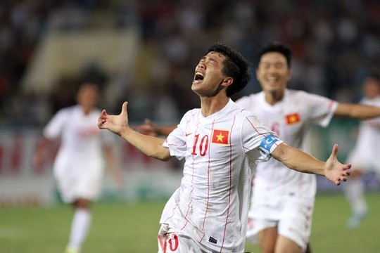 Xem lại những bàn thắng đẹp nhất lịch sử bóng đá VN