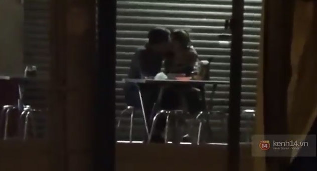 Lộ clip Trấn Thành ôm hôn cực thân mật Hari Won