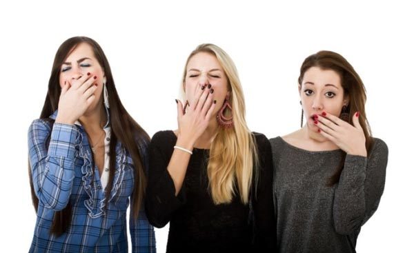 Tại sao ngáp dễ lây lan ở phụ nữ hơn?