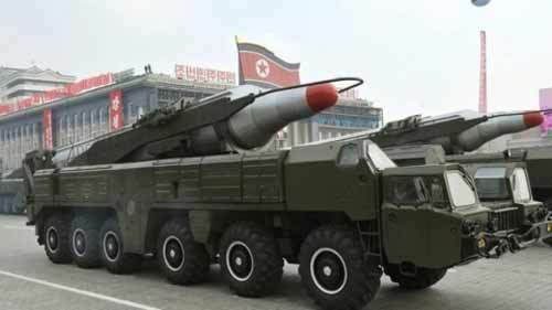 Giàn phóng tên lửa Triều Tiên bắt đầu di chuyển