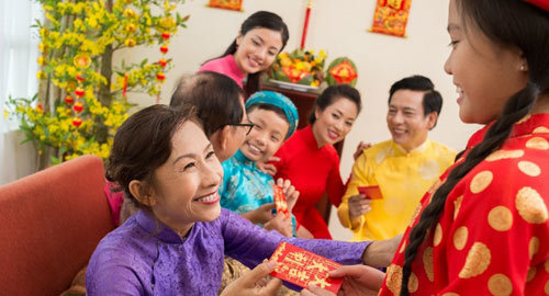 Lì xì ngày Tết: Cách nào thêm đẹp, thêm may?