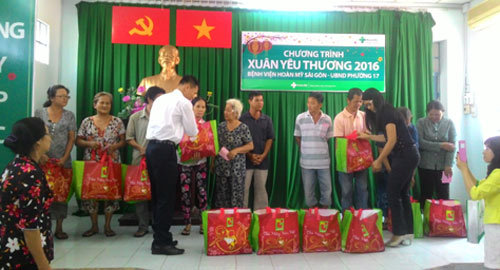 900 phần quà Xuân từ Tập đoàn y khoa Hoàn Mỹ