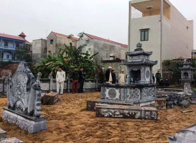 Mê Linh: Xã bị kiện vì phá dỡ mộ tổ dòng họ