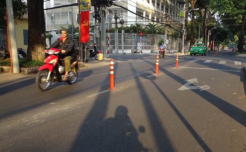 Đường phố Sài Gòn vắng vẻ sáng Mùng 1 Tết