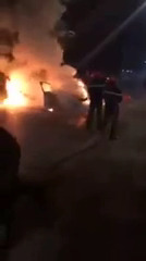 Bắc Ninh: Ford Focus cháy giữa đường trong đêm Giao thừa 1