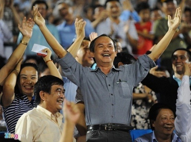 Khi bóng đá hại doanh nghiệp